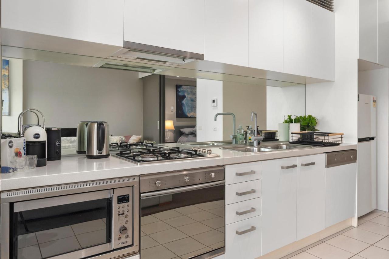 Sophisticated Designer Condo W River & City Views Мельбурн Экстерьер фото